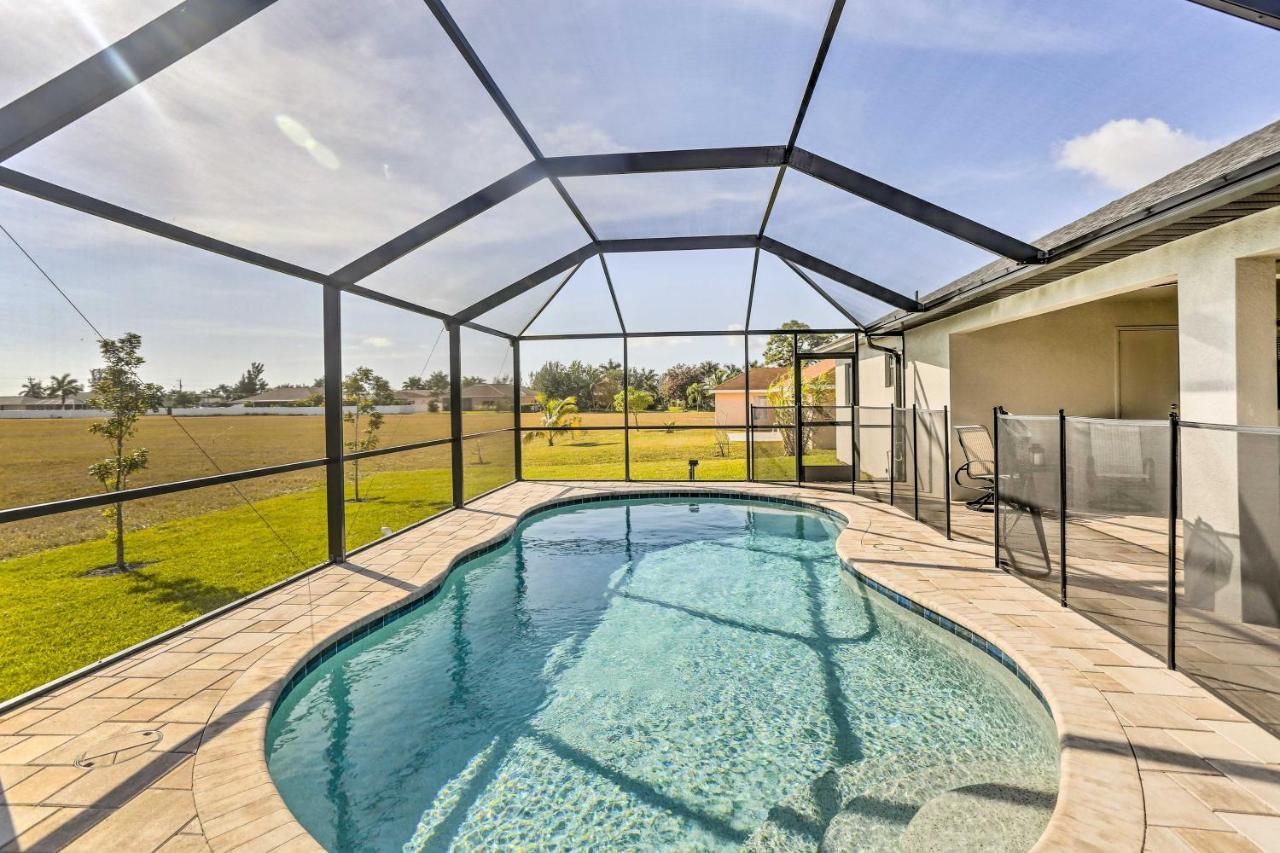 Central Cape Coral House With Private Screened Pool! Exterior photo