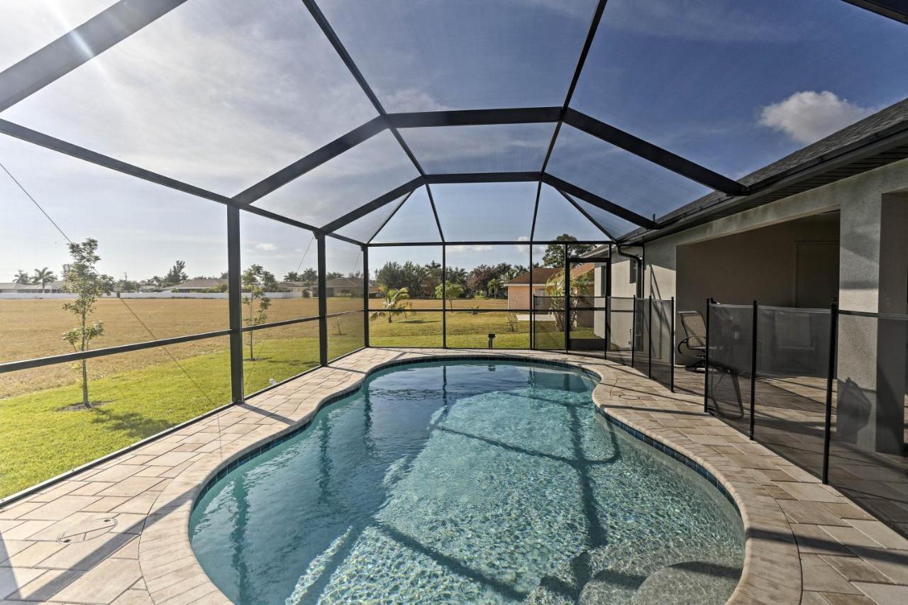 Central Cape Coral House With Private Screened Pool! Exterior photo